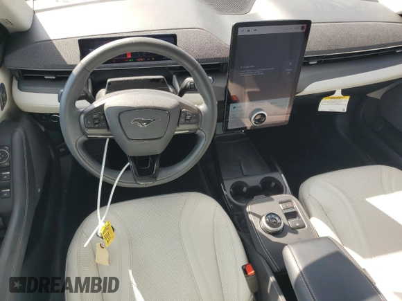 2022 Ford Mustang Mach-E Premium with VIN 3FMTK3SU1NMA57087, listed as a Copart auction lot 61045105 with 31,319 mi miles and Salvage title. Bid and sale history available at DreamBid. Image 8.