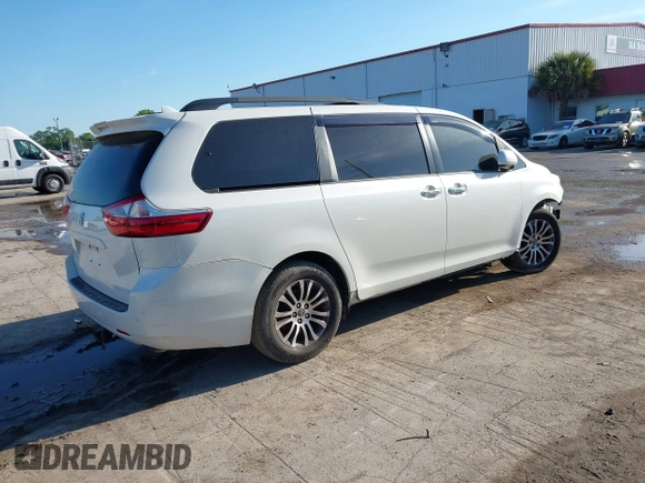 2018 Toyota Sienna XLE Auto Access Seat with VIN 5TDYZ3DC9JS960124, listed as a IAAI auction lot 41674758 with 109,021 mi miles. Bid and sale history available at carsss.com. Image 4.
