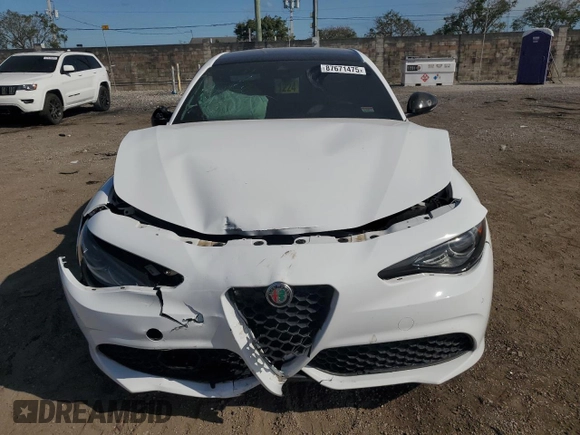 2023 Alfa Romeo Giulia Veloce with VIN ZARFANBN0P7670975, listed as a Copart auction lot 87671475 with 33,095 mi miles and Non repairable. Bid and sale history available at DreamBid. Image 5.
