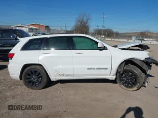 2017 Jeep Grand Cherokee Laredo with VIN 1C4RJEAG4HC952779, listed as a IAAI auction lot 41692543 with 138,062 mi miles and . Bid and sale history available at DreamBid. Image 12.