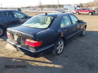 2002 Mercedes-Benz E-Class with VIN WDBJF65J32B485019, listed as a IAAI auction lot 41388188 with 119,417 mi miles. Bid and sale history available at carsss.com. Image 4.