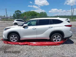 2021 Toyota Highlander L with VIN 5TDCZRAH6MS067507, listed as a IAAI auction lot 38480956 with 23,687 mi miles and . Bid and sale history available at DreamBid. Image 14.