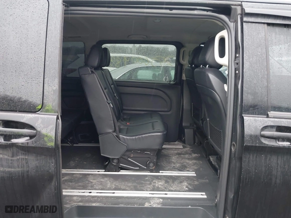 2019 Mercedes-Benz Metris Passenger Van with VIN WD4PG2EE1K3519009, listed as a IAAI auction lot 41437625 with 999,999 mi miles. Bid and sale history available at carsss.com. Image 8.