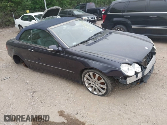 2008 Mercedes-Benz CLK 350 with VIN WDBTK56F48T094098, listed as a IAAI auction lot 42261956 with 164,679 mi miles and . Bid and sale history available at DreamBid. Image 1.