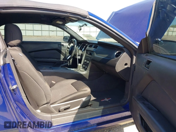 2013 Ford Mustang V6 with VIN 1ZVBP8EM7D5235869, listed as a IAAI auction lot 42000558 with 90,757 mi miles and . Bid and sale history available at DreamBid. Image 5.