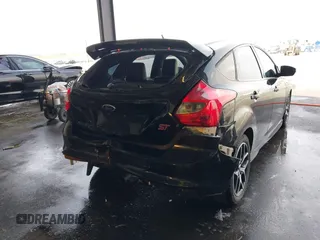 2013 Ford Focus ST z VIN 1FADP3L98DL234518, wystawiony jako IAAI lot #42093388 z przebiegiem 177 026 mil mil oraz . Historia ofert i sprzedaży dostępna na DreamBid. Obrazek 6.