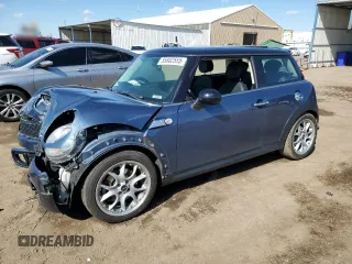 2011 MINI Hardtop S z VIN WMWSV3C57BTY13899, wystawiony jako Copart lot #55802555 z przebiegiem 73 012 mil mil oraz Szkody całkowita. Historia ofert i sprzedaży dostępna na DreamBid. Obrazek 1.