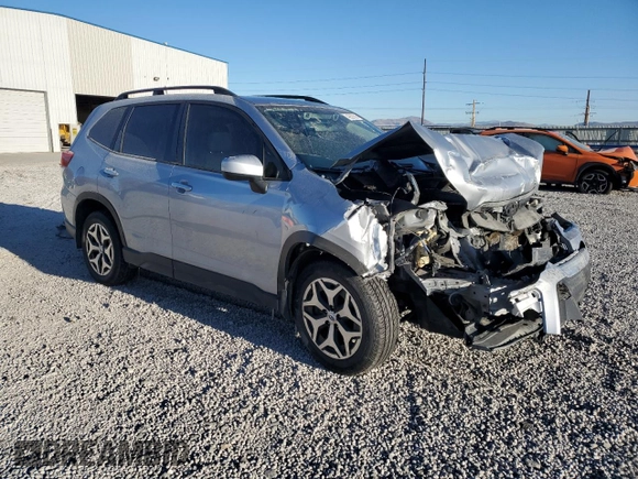 2019 Subaru Forester Premium with VIN JF2SKAEC0KH526291, listed as a Copart auction lot 42627685 with 74,141 mi miles and Salvage Title. Bid and sale history available at carsss.com. Image 4.