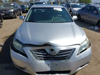 2008 Toyota Camry z VIN 4T1BB46K48U057742, wystawiony jako IAAI lot #42334365 z przebiegiem 210 090 mil mil oraz . Historia ofert i sprzedaży dostępna na DreamBid. Obrazek 12.