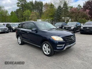 2015 Mercedes-Benz M 350 z VIN 4JGDA5HB6FA561514, wystawiony jako Copart lot #56436515 z przebiegiem 197 603 mil mil oraz Czysty tytuł • Clean title. Historia ofert i sprzedaży dostępna na DreamBid. Obrazek 1.