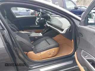 2023 Lucid Air Grand Touring z VIN 50EA1GBA6PA005316, wystawiony jako IAAI lot #41591359 z przebiegiem 4571 mil mil oraz . Historia ofert i sprzedaży dostępna na DreamBid. Obrazek 5.