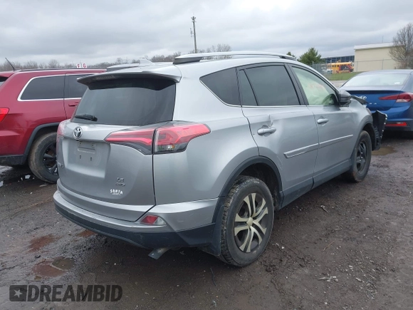 2018 Toyota RAV4 LE z VIN JTMBFREV6JJ236518, wystawiony jako IAAI lot #41977497 z przebiegiem 55 816 mil mil oraz . Historia ofert i sprzedaży dostępna na DreamBid. Obrazek 4.