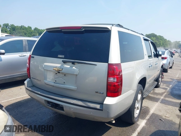 2007 Chevrolet Suburban LT with VIN 3GNFC16027G260735, listed as a IAAI auction lot 42584003 with 177,628 mi miles and . Bid and sale history available at DreamBid. Image 4.