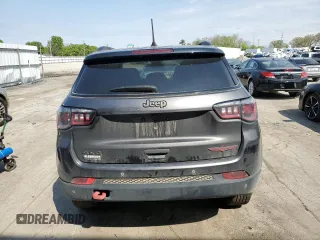 2023 Jeep Compass Trailhawk z VIN 3C4NJDDN6PT555547, wystawiony jako Copart lot #56288105 z przebiegiem 38 837 mil mil oraz Szkoda całkowita • Salvage title. Historia ofert i sprzedaży dostępna na DreamBid. Obrazek 6.