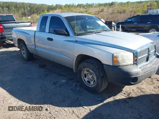 2006 Dodge Dakota ST with VIN 1D7HE22K46S669115, listed as a IAAI auction lot 41858122 with 90,228 mi miles and . Bid and sale history available at carsss.com. Image 1.