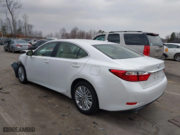 2013 Lexus ES 350 4dr Sdn with VIN JTHBK1GG6D2069053, listed as a IAAI auction lot 41688208 with 68,518 mi miles. Bid and sale history available at carsss.com. Image 3.