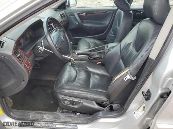 2008 Volvo S60 2.5T with VIN YV1RH592582688427, listed as a Copart auction lot 53025475 with 239,454 mi miles and Salvage Title. Bid and sale history available at carsss.com. Image 7.