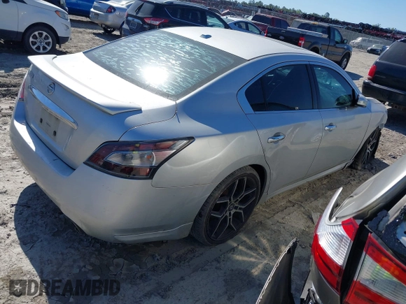 2012 Nissan Maxima SV z VIN 1N4AA5AP0CC862427, wystawiony jako IAAI lot #42043112 z przebiegiem 215 327 mil mil oraz . Historia ofert i sprzedaży dostępna na DreamBid. Obrazek 4.