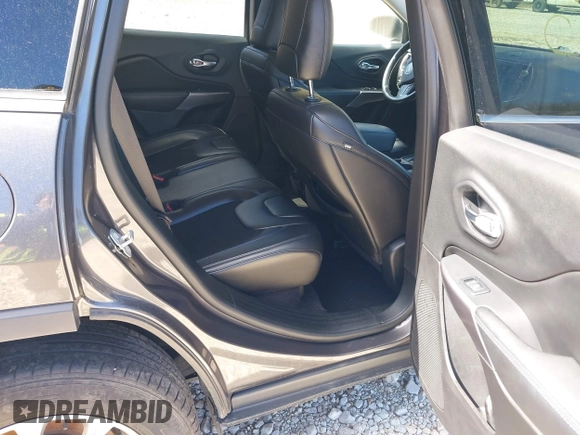 2019 Jeep Cherokee Latitude Plus with VIN 1C4PJMLB0KD191740, listed as a IAAI auction lot 41585682 with 91,755 mi miles. Bid and sale history available at carsss.com. Image 8.