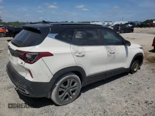 2021 Kia Seltos S z VIN KNDEU2AA2M7140044, wystawiony jako Copart lot #54721005 z przebiegiem 74 870 mil mil oraz Szkoda całkowita • Salvage title. Historia ofert i sprzedaży dostępna na DreamBid. Obrazek 3.