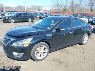 2014 Nissan Altima 2.5 SV with VIN 1N4AL3AP8EC415930, listed as a IAAI auction lot 41640887 with 269,232 mi miles. Bid and sale history available at carsss.com. Image 2.