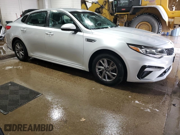 2020 Kia Optima LX with VIN 5XXGT4L38LG381795, listed as a Copart auction lot 85675534 with 84,128 mi miles and Salvage Title. Bid and sale history available at carsss.com. Image 4.