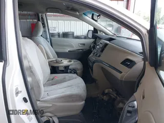 2011 Toyota Sienna LE AAS с VIN 5TDKK3DC8BS007447, выставлен на аукционе IAAI как лот 42578515 с пробегом Не указан миль и . История ставок и продаж доступна на DreamBid. Изображение 5.