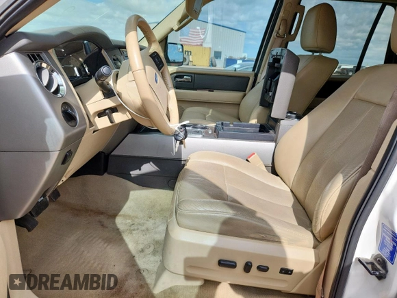 2014 Ford Expedition XLT with VIN 1FMJU1H52EEF45864, listed as a Copart auction lot 61822085 with 131,299 mi miles and Clean title. Bid and sale history available at DreamBid. Image 7.
