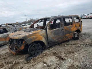 2011 Nissan Pathfinder S z VIN 5N1AR1NN8BC620872, wystawiony jako Copart lot #81700144 z przebiegiem Nie podano mil oraz Szkoda całkowita • Salvage title. Historia ofert i sprzedaży dostępna na DreamBid. Obrazek 1.