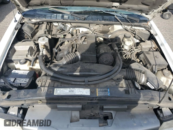 2002 GMC Sonoma SL z VIN 1GTCS145828259598, wystawiony jako Copart lot #67961124 z przebiegiem 183 710 mil mil oraz Szkody całkowita. Historia ofert i sprzedaży dostępna na DreamBid. Obrazek 11.