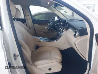 2022 Mercedes-Benz GLC 300 with VIN W1N0G8DB2NG100453, listed as a IAAI auction lot 42066751 with 24,345 mi miles and . Bid and sale history available at DreamBid. Image 5.