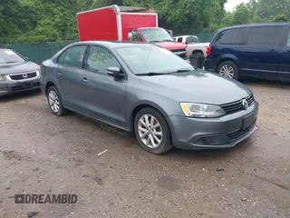2012 Volkswagen Jetta SE с VIN 3VWDP7AJ2CM451037, выставлен на аукционе IAAI как лот 42513958 с пробегом 227 317 миль миль и . История ставок и продаж доступна на DreamBid. Изображение 1.