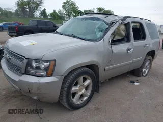 2008 Chevrolet Tahoe LTZ с VIN 1GNFK13028J228178, выставлен на аукционе IAAI как лот 42333269 с пробегом 196 714 миль миль и . История ставок и продаж доступна на DreamBid. Изображение 17.