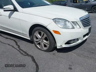 2011 Mercedes-Benz E-Class E 350 Luxury with VIN WDDHF8HB0BA422696, listed as a IAAI auction lot 42006732 with 147,653 mi miles. Bid and sale history available at carsss.com. Image 13.