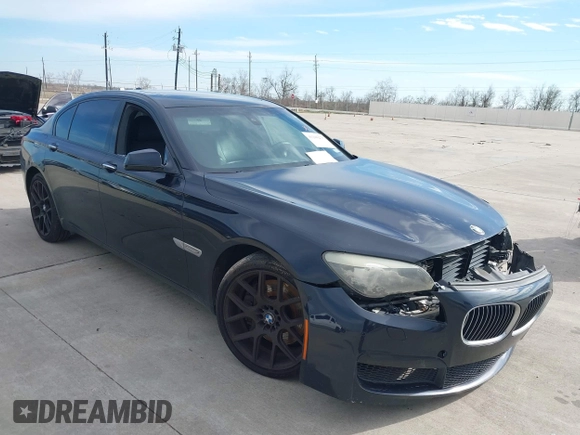 2012 BMW 7 Series 750Li with VIN WBAKB8C50CC963330, listed as a IAAI auction lot 41286275 with 186,335 mi miles. Bid and sale history available at carsss.com. Image 1.