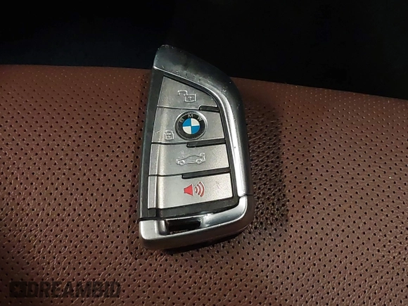 2022 BMW X6 M50i z VIN 5UXCY8C05N9J70601, wystawiony jako IAAI lot #42344397 z przebiegiem 49 085 mil mil oraz . Historia ofert i sprzedaży dostępna na DreamBid. Obrazek 11.