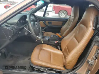 2001 BMW Z3 2.5 z VIN WBACN33441LK46402, wystawiony jako Copart lot #57974785 z przebiegiem 142 661 mil mil oraz Szkody całkowita. Historia ofert i sprzedaży dostępna na DreamBid. Obrazek 7.