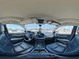 2016 Chrysler 300 C z VIN 2C3CCAEG1GH324603, wystawiony jako IAAI lot #42300938 z przebiegiem 108 997 mil mil oraz . Historia ofert i sprzedaży dostępna na DreamBid. Obrazek 18.