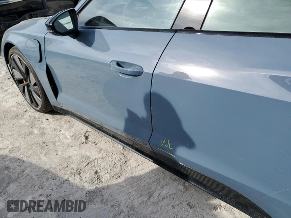2022 Audi RS e-tron GT z VIN WAUBHBFW4N7901781, wystawiony jako Copart lot #75124364 z przebiegiem 22 581 mil mil oraz Nie do naprawy. Historia ofert i sprzedaży dostępna na DreamBid. Obrazek 12.