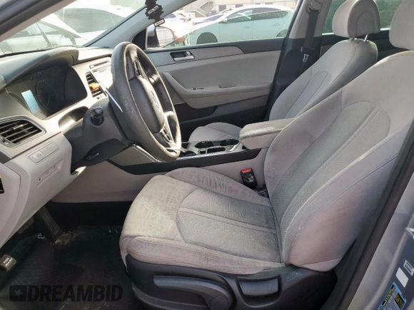 2015 Hyundai Sonata SE z VIN 5NPE24AF2FH191149, wystawiony jako Copart lot #56921245 z przebiegiem 210 177 mil mil oraz Szkoda całkowita • Salvage title. Historia ofert i sprzedaży dostępna na DreamBid. Obrazek 7.