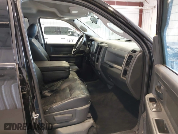 2012 Ram 1500 Express z VIN 1C6RD7KT9CS172524, wystawiony jako IAAI lot #41909767 z przebiegiem 173 249 mil mil oraz . Historia ofert i sprzedaży dostępna na DreamBid. Obrazek 5.
