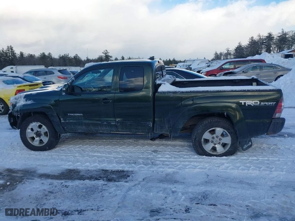 2014 Toyota Tacoma with VIN 5TFUU4EN5EX088253, listed as a IAAI auction lot 41556575 with NaN miles. Bid and sale history available at carsss.com. Image 14.