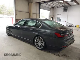2022 BMW 7 Series 740i with VIN WBA7T2C07NCH14971, listed as a IAAI auction lot 41772487 with 28,382 mi miles. Bid and sale history available at carsss.com. Image 3.
