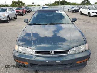 1996 Honda Accord DX with VIN 1HGCD5624TA085982, listed as a Copart auction lot 80004704 with 76,499 mi miles and Clean Title. Bid and sale history available at carsss.com. Image 5.