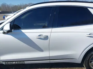 2022 Genesis GV70 Sport z VIN KMUMCDTC4NU039497, wystawiony jako IAAI lot #41668778 z przebiegiem 31 545 mil mil oraz . Historia ofert i sprzedaży dostępna na DreamBid. Obrazek 14.