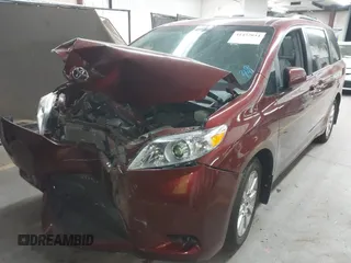2011 Toyota Sienna XLE with VIN 5TDDK3DC9BS015730, listed as a IAAI auction lot 41472834 with 71,125 mi miles. Bid and sale history available at carsss.com. Image 17.