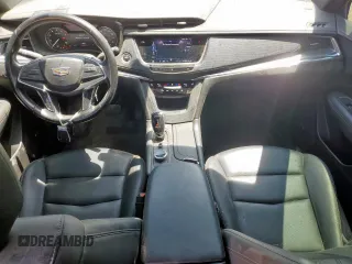2020 Cadillac XT5 Luxury FWD z VIN 1GYKNAR47LZ173823, wystawiony jako Copart lot #56770025 z przebiegiem 74 192 mil mil oraz Szkoda całkowita • Salvage title. Historia ofert i sprzedaży dostępna na DreamBid. Obrazek 8.