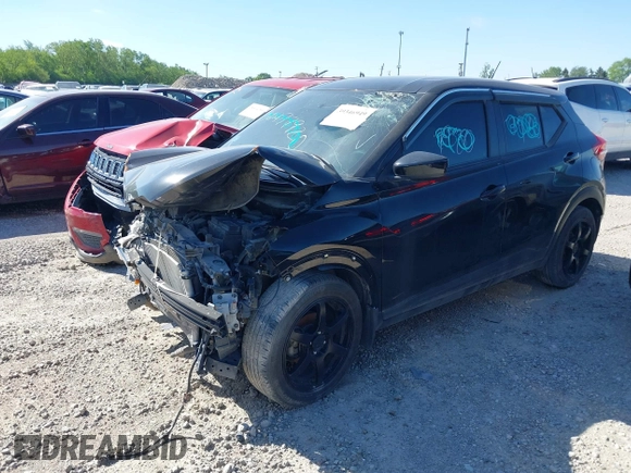 2018 Nissan Kicks SV z VIN 3N1CP5CU2JL506943, wystawiony jako IAAI lot #39346949 z przebiegiem 70 858 mil mil oraz . Historia ofert i sprzedaży dostępna na DreamBid. Obrazek 2.