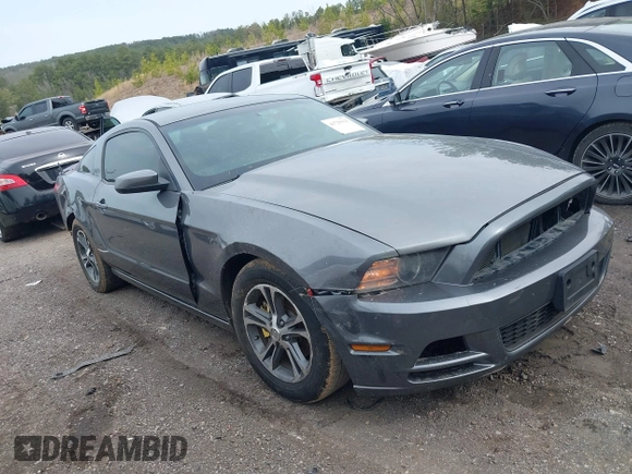 2013 Ford Mustang V6 with VIN 1ZVBP8AMXD5260397, listed as a IAAI auction lot 41729133 with 138,797 mi miles. Bid and sale history available at carsss.com. Image 1.