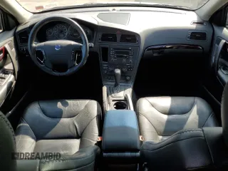 2004 Volvo V70 XC70 with VIN YV1SZ59H141132599, listed as a Copart auction lot 71040384 with 96,438 mi miles and Salvage Title. Bid and sale history available at carsss.com. Image 8.